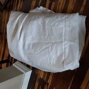 Full/queen bedskirt